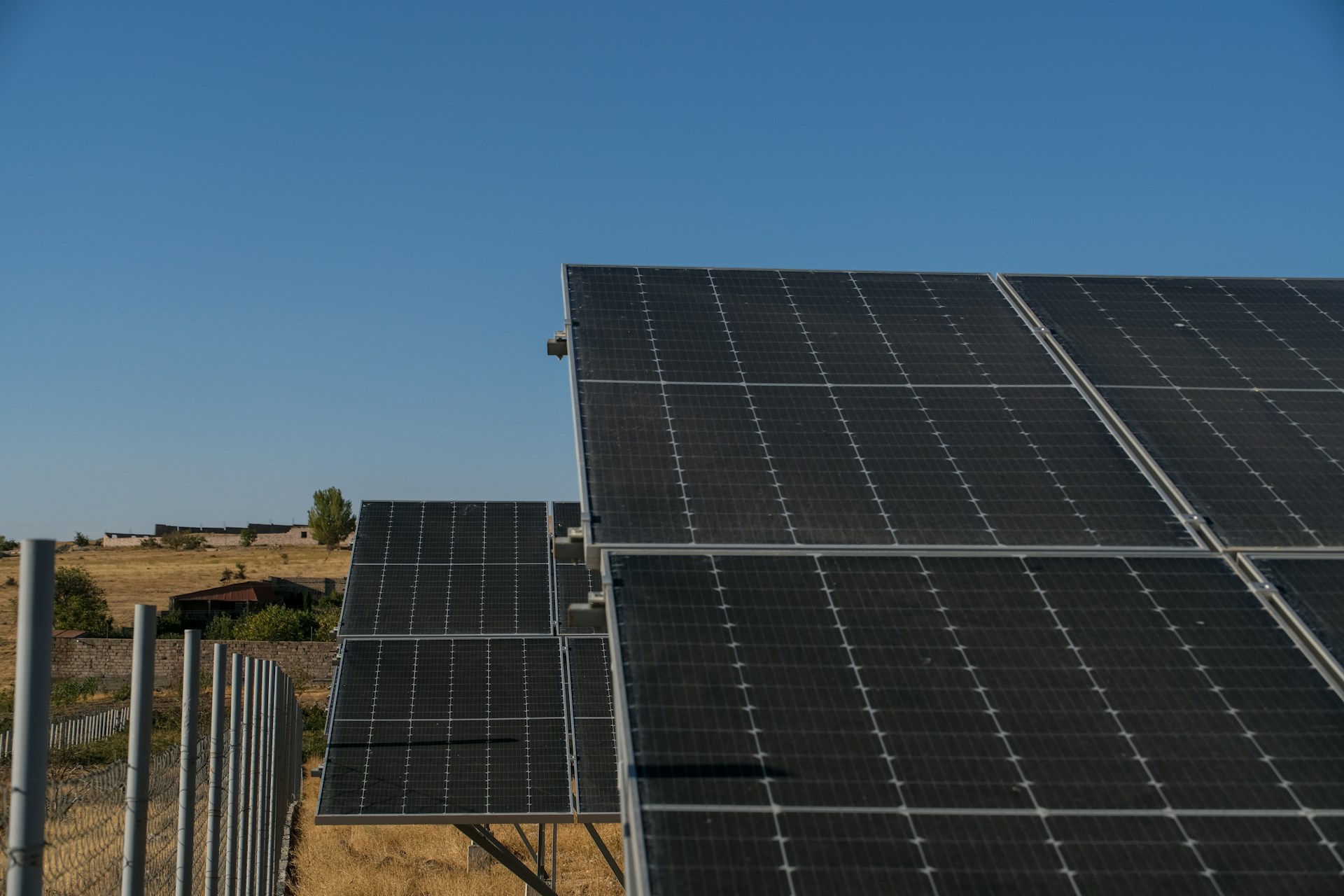 Understanding Solar Battery Lifespan: Prolong Life for Off-Grid Systems