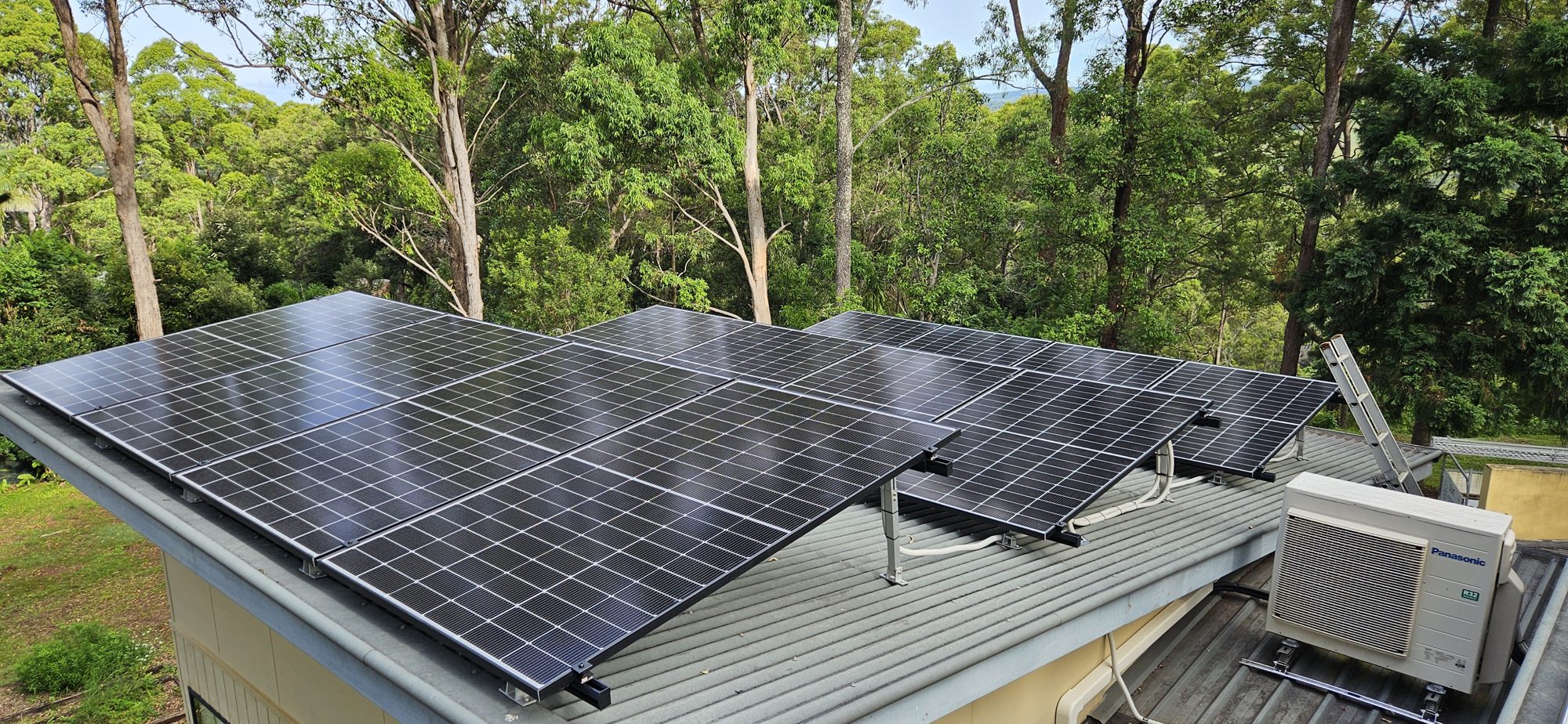 Home solar panels on a Colorbond roof in the Northern Rivers hinterland, installed by Sun Connect Solar
