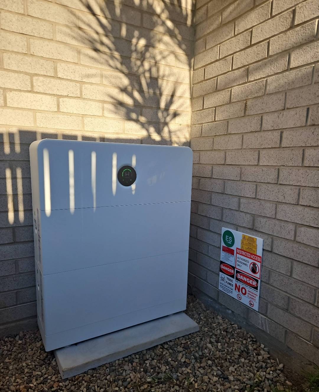 GoodWe ESA all-in-one battery with two battery modules on a concrete plinth against a brick wall in Lennox Head GoodWe ESA all-in-one battery with two battery modules on a concrete plinth against a brick wall in Lennox Head, installed by Sun Connect Solar