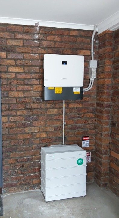 Sungrow SH10RS hybrid inverter above a Sungrow SBR battery stack in a brick alcove in Lennox Head Sungrow SH10RS hybrid inverter above a Sungrow SBR battery stack in a brick alcove in Lennox Head, installed by Sun Connect Solar