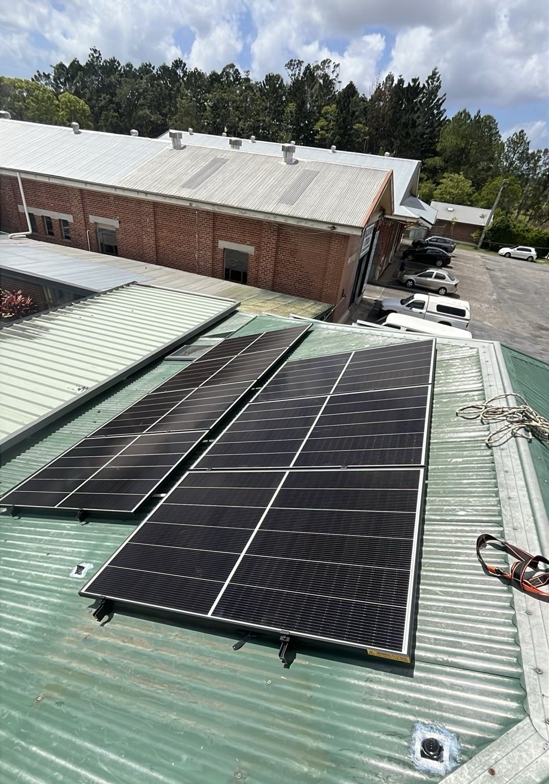 Jinko Tiger Neo III solar panels on a green metal roof in Mullumbimby Jinko Tiger Neo III solar panels on a green metal roof in Mullumbimby, installed by Sun Connect Solar