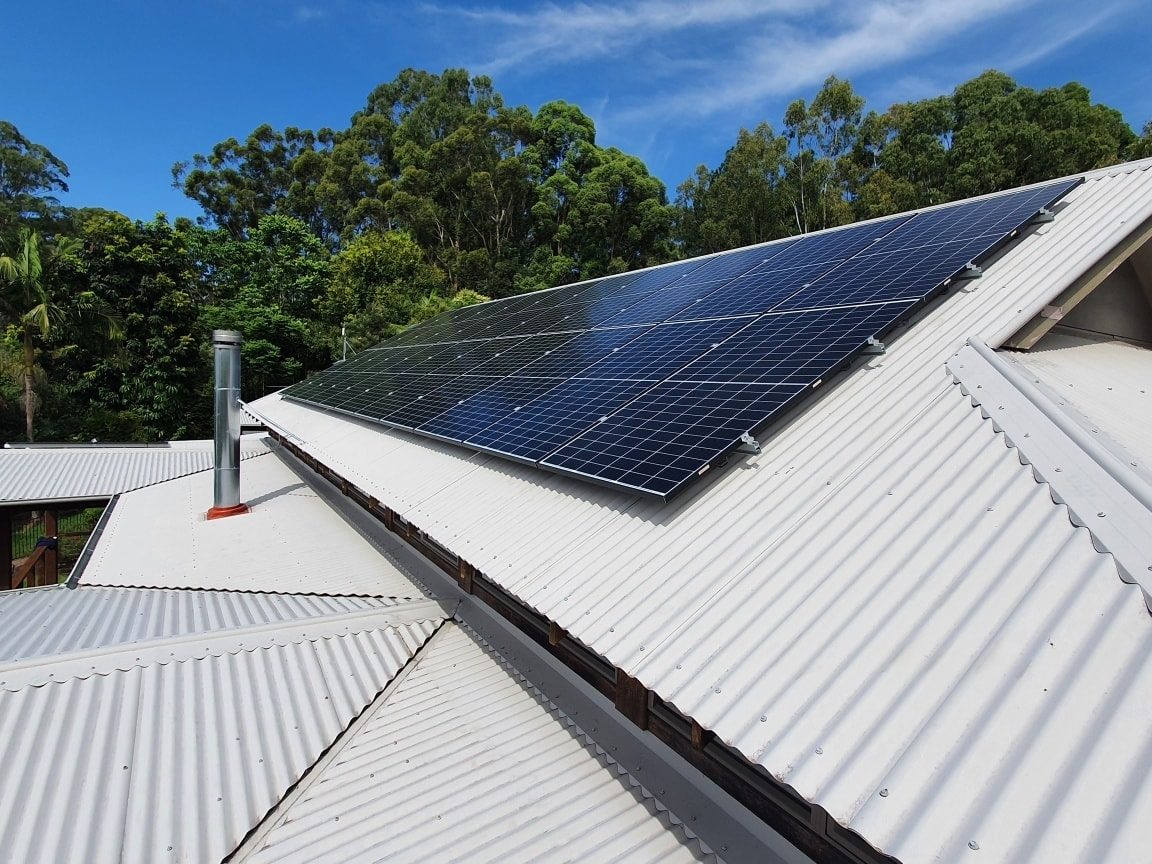 Solar panel installation on a tin roof in the Northern Rivers NSW by Sun Connect Solar