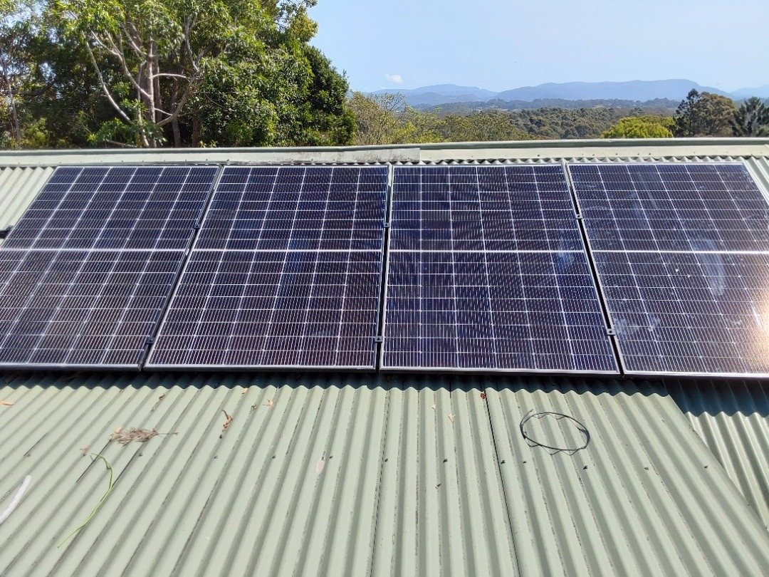 Seraphim solar panels on a pale green metal roof at Tyagarah with the hinterland ranges in the distance Seraphim solar panels on a pale green metal roof at Tyagarah with the hinterland ranges in the distance, part of a 10.375 kW install by Sun Connect Solar