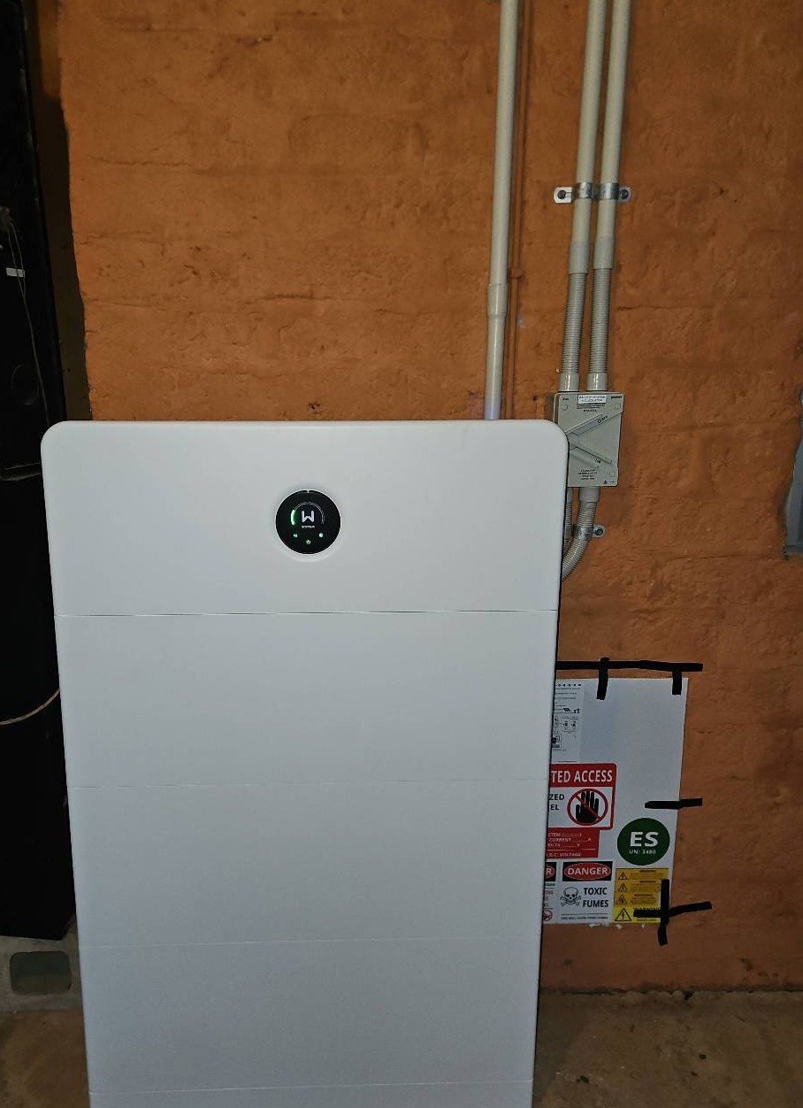 GoodWe ESA all-in-one battery with three battery modules inside a Tyalgum shed GoodWe ESA all-in-one battery with three battery modules inside a Tyalgum shed, installed by Sun Connect Solar